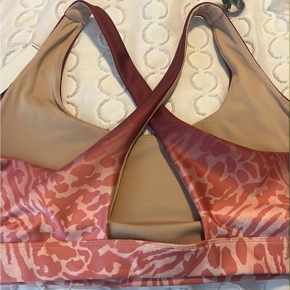 NWT Good American Ombré Cross Back Sports Bra - Picture 4 of 4